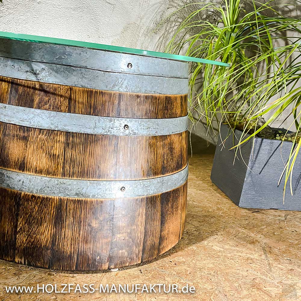halbes-weinfass-couchtisch-geflammt